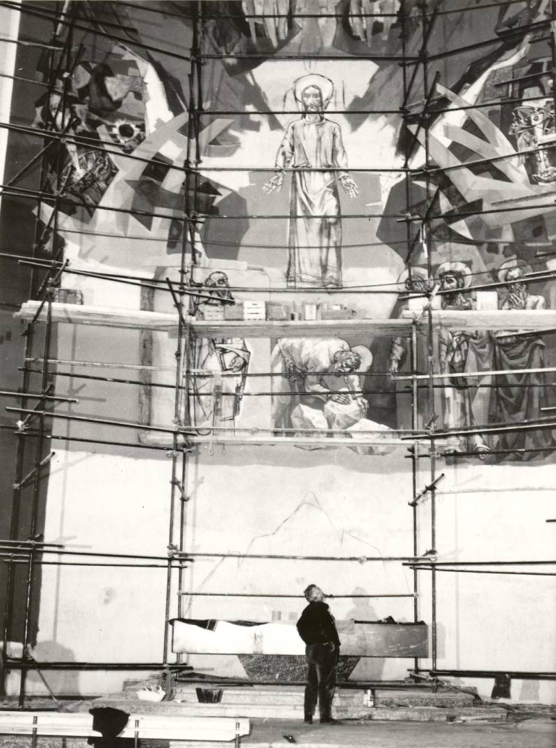 Pintando el mural de la Parroquia de Jesus Divino Obrero, 1965 Leon
